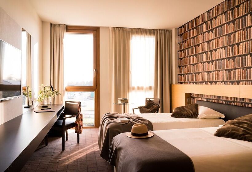 이그제큐티브 트리플, Litta Palace Milano