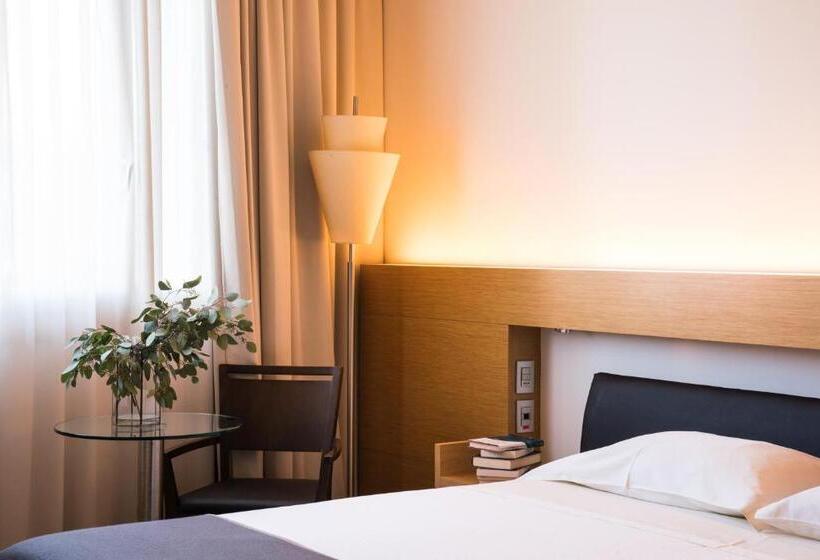 غرفة عائلية, Litta Palace Milano