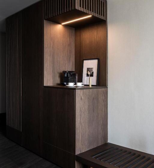 جناح, Litta Palace Milano
