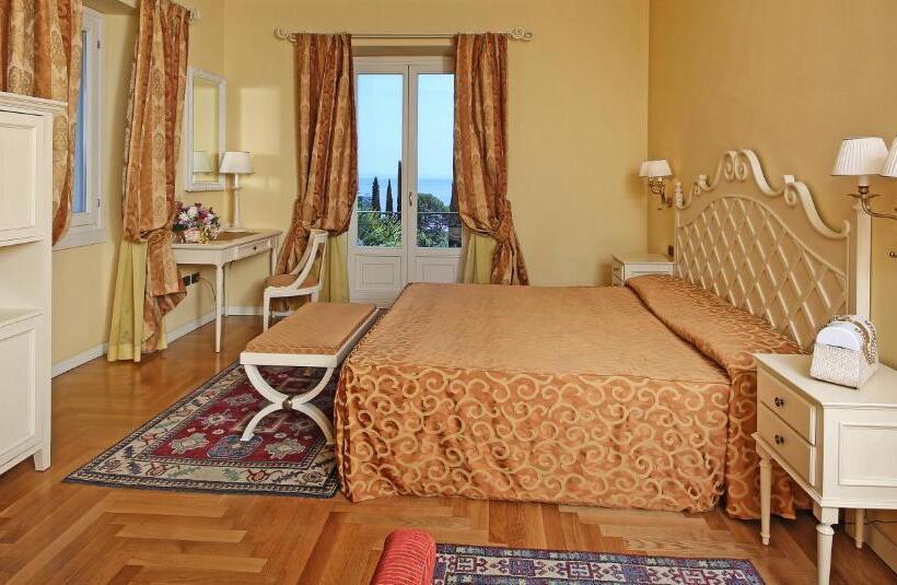 Номер Deluxe Вид на Озеро, Villa Sofia