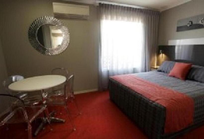 Апартаменты 2 Спальни, Cattlemans Country Motor Inn & Serviced Apartments