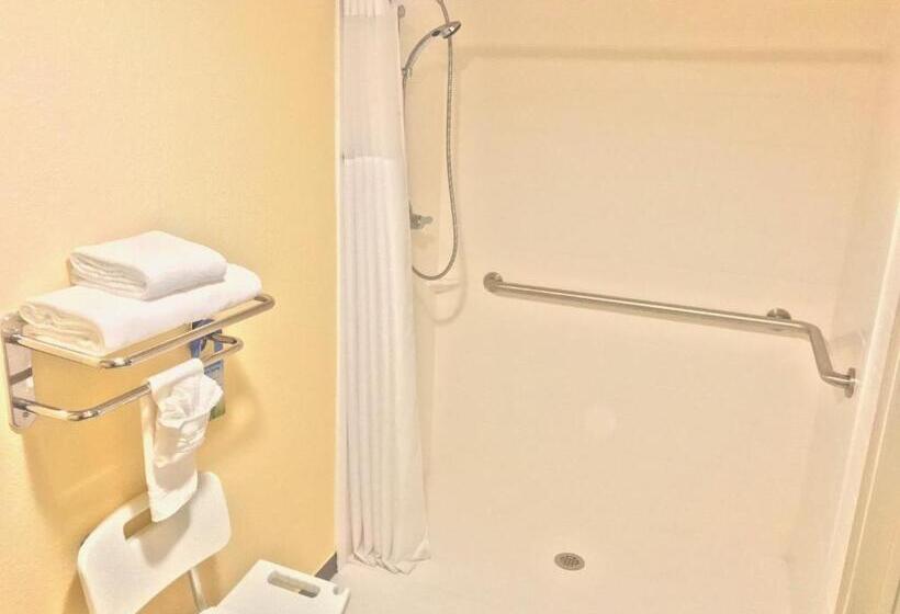 身障者適用キングサイズベッドルーム, Days Inn By Wyndham San Antonio Airport