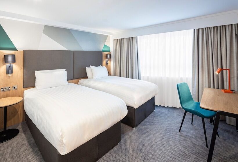 Номер Стандарт, Holiday Inn Gloucester   Cheltenham, An Ihg