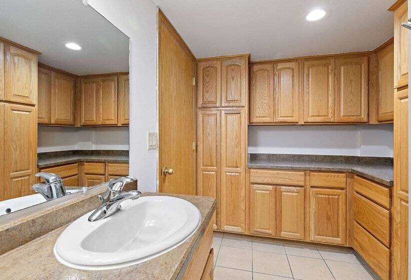 Люкс, Americinn By Wyndham Rochester Near Mayo Clinic
