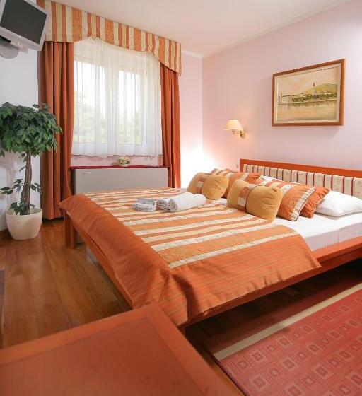 Номер Deluxe с Балконом, Trogir