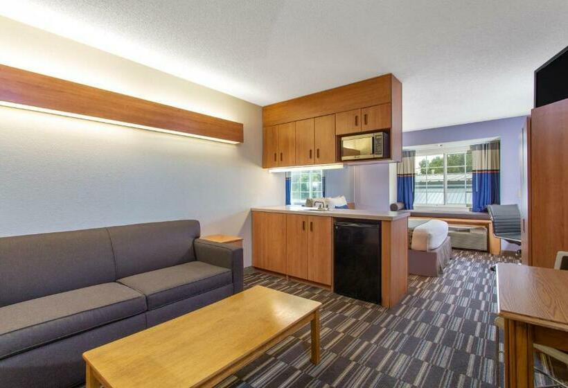 Люкс, Microtel Inn & Suites By Wyndham Lillington/campbell University