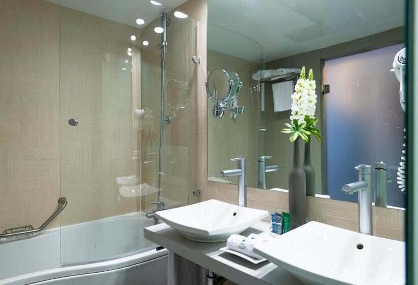 Четырехместный Номер Стандарт, & Spa Real Ciudad De Zaragoza