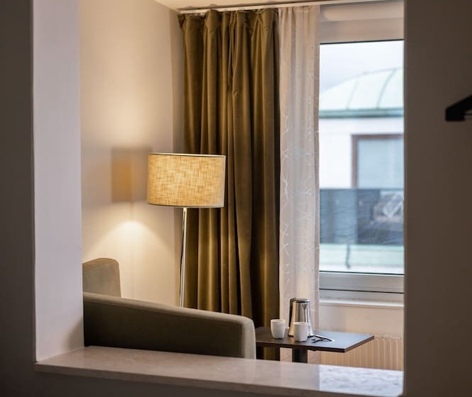 Семейный Номер, Quality Hotel Carlia