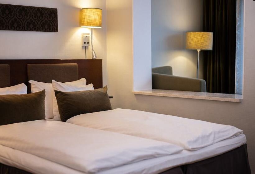 Семейный Номер, Quality Hotel Carlia