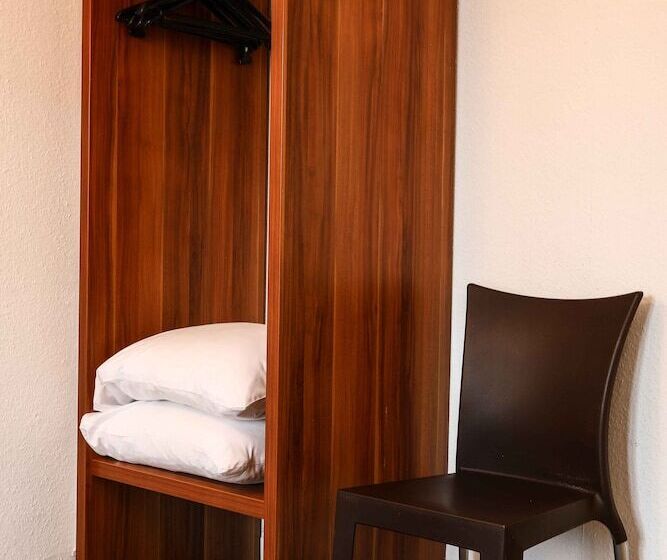 Номер Комфорт, The Originals City, Hôtel Colmar Gare