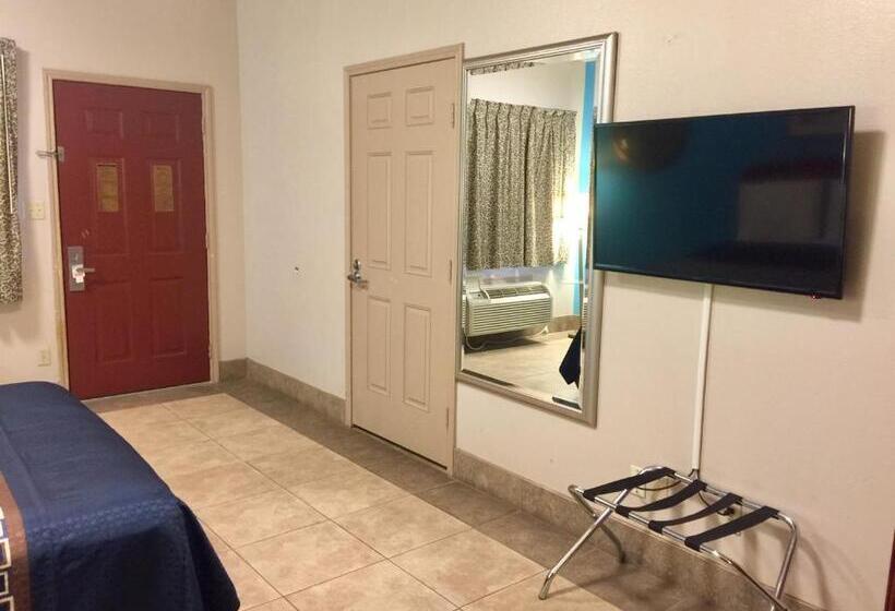 Номер Deluxe Кровать Кинг, Texas Inn And Suites City Center At University Dr