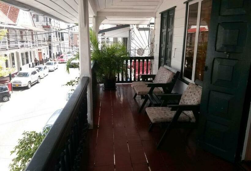 اتاق استاندارد چهار تخته, Guesthouse Albergoalberga