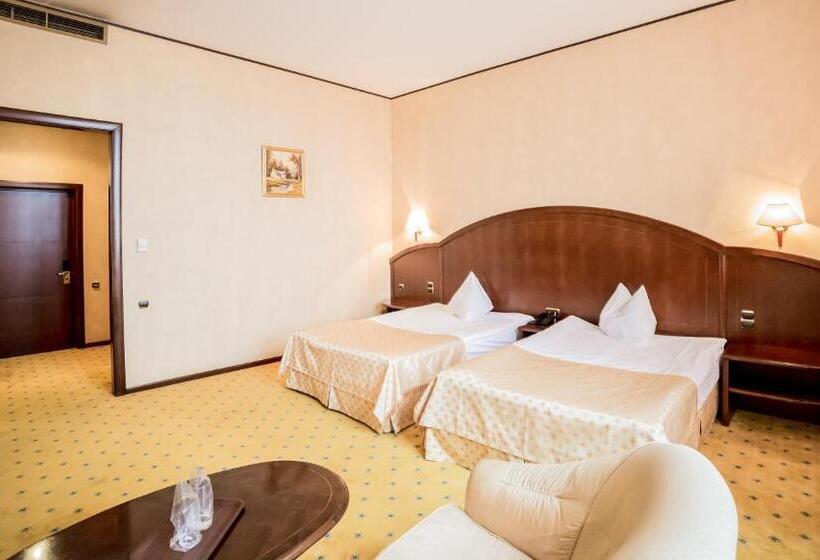 اتاق استاندارد, Imperial Inn