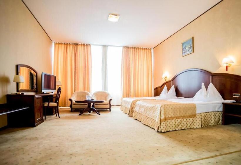 اتاق لوکس, Imperial Inn