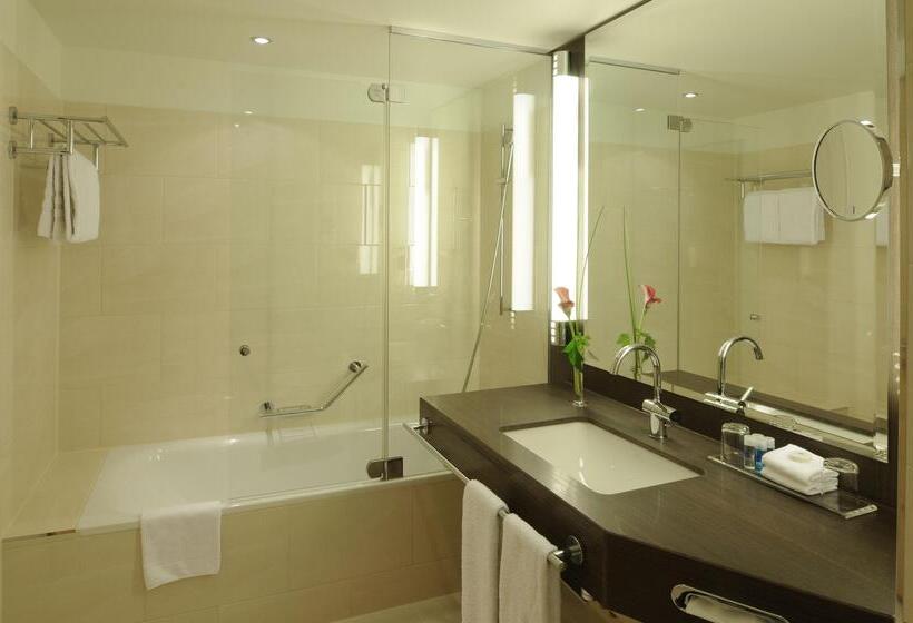 Классический Номер, Maritim Hotel Düsseldorf