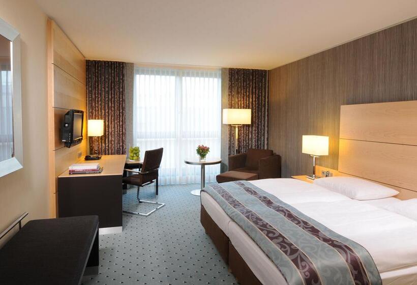 Номер Superior, Maritim Hotel Düsseldorf