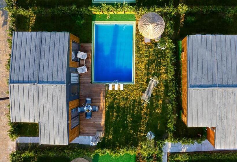 ویلای یک اتاق خوابه با استخر شنا, Lago