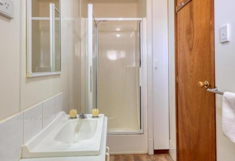 Апартаменты 1 Спальня, Cobar Caravan Park