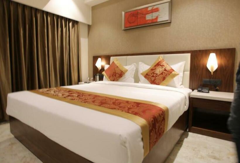 Номер Стандарт Вид на Горы, The Grand, Chittorgarh