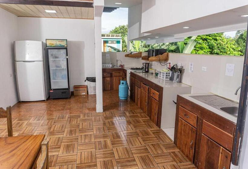 Номер Стандарт Трехместный, Arenal Poshpacker