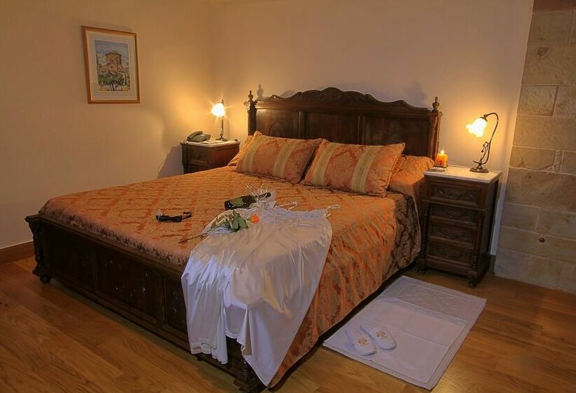 Полулюкс, Argentikon Luxury Suites