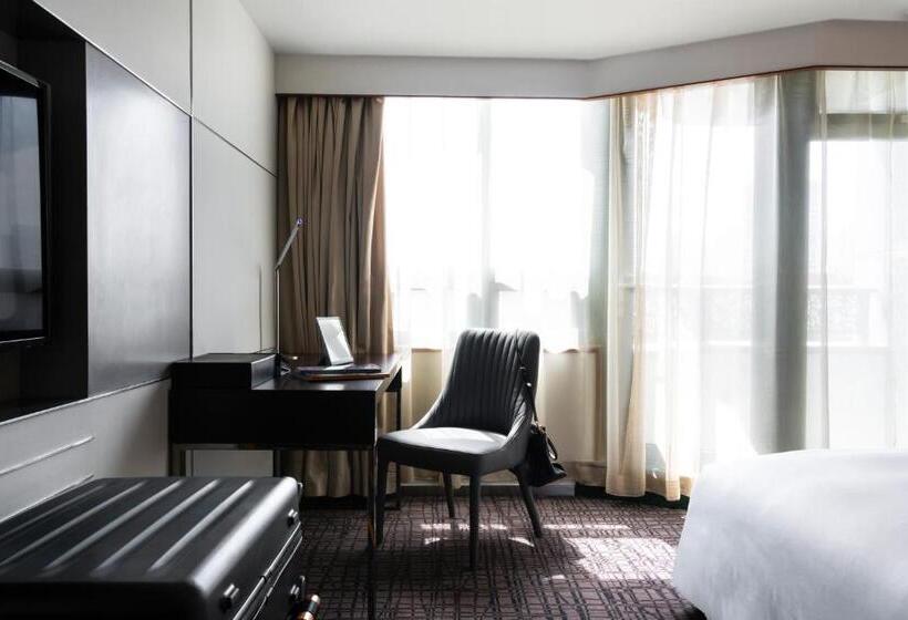 اتاق سوپریور با تخت بزرگ, Grand Mercure Shanghai Hongqiao