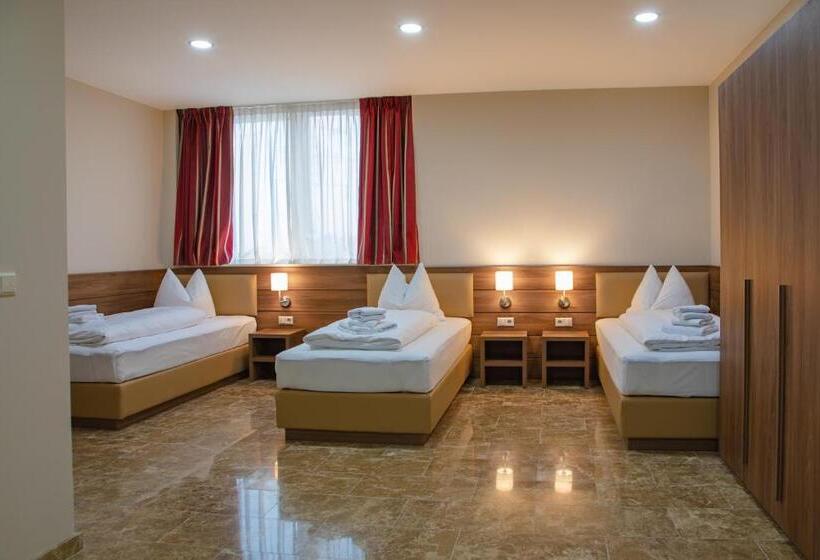 Номер Стандарт Трехместный, Work & Sleep Boardinghouse Mannheim