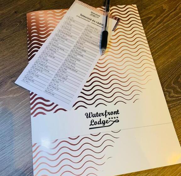 Семейный Номер, Waterfront Lodge