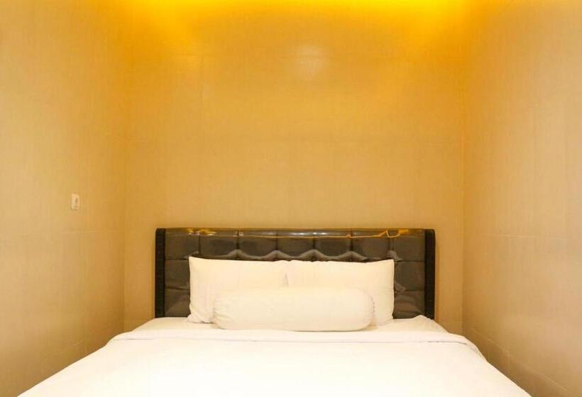 Номер Deluxe, Hp Residence Mitra Reddoorz Near Alun Alun Kediri