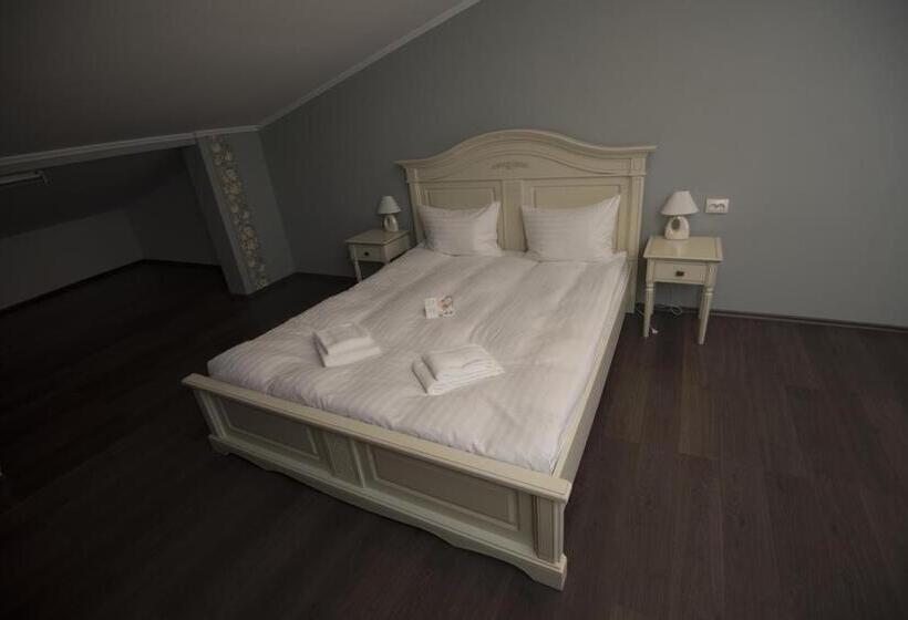 Family Suite, Pensiunea 1 Mai