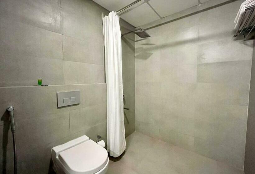 اتاق استاندارد, The Golden Sands