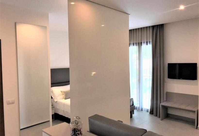 Полулюкс, Paris Resort