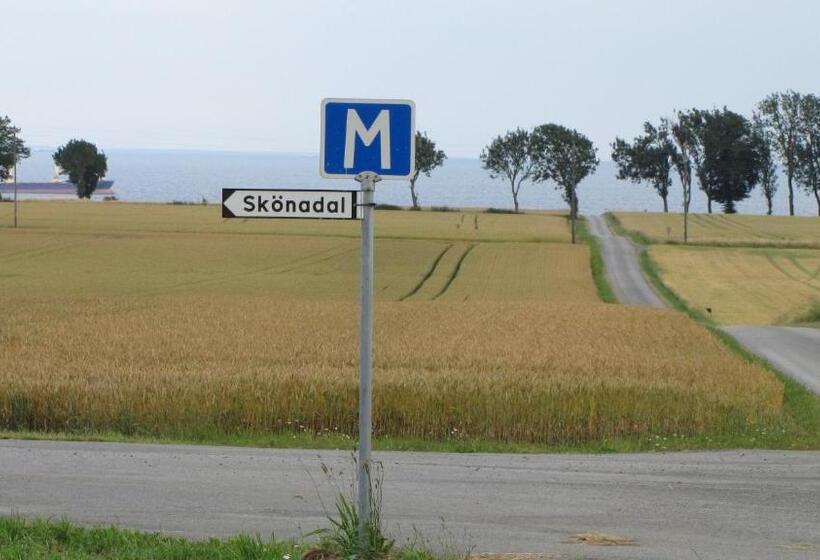 اتاق سه نفره دلوکس با چشم‌انداز دریا, Skönadal B&b