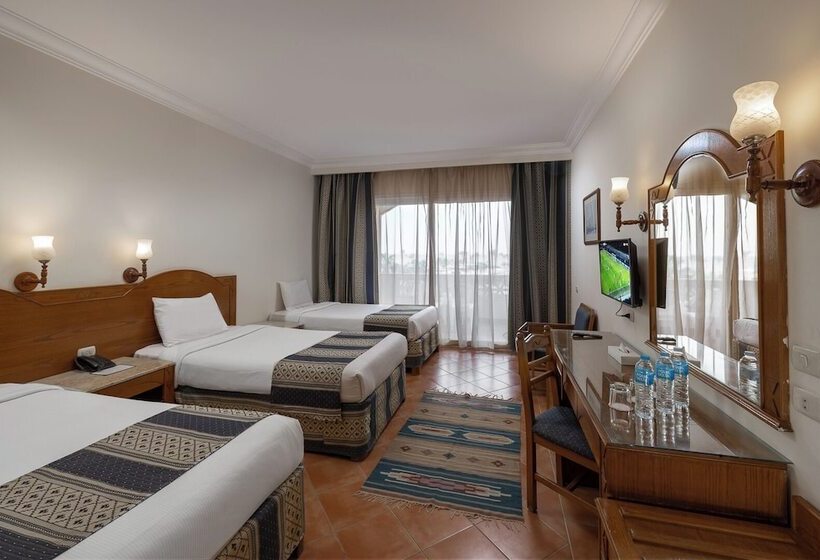 غرفة قياسية مطلّة علي حمام السباحة, Bliss Nada Beach Resort