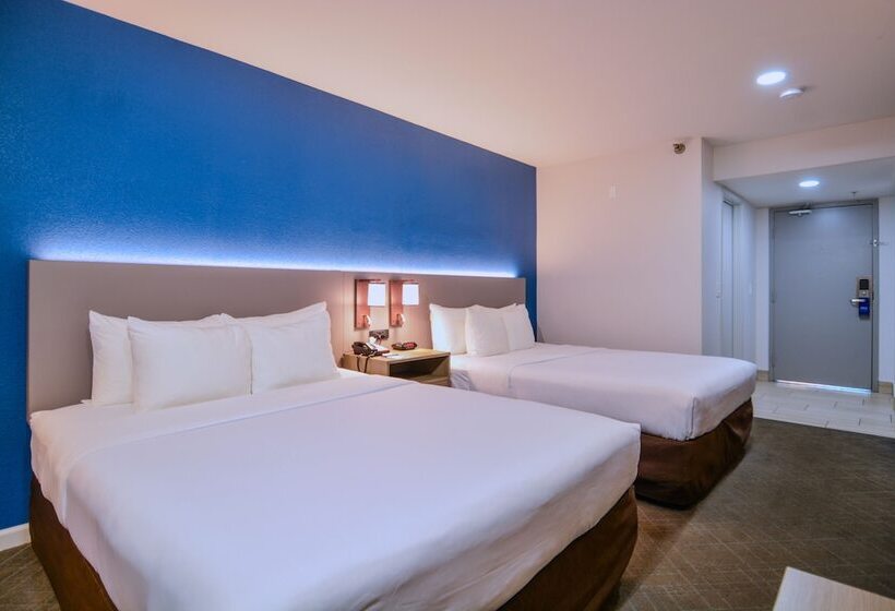 Номер Стандарт 2 Двуспальные Кровати, Comfort Inn & Suites Moreno Valley Near March Air Reserve Base