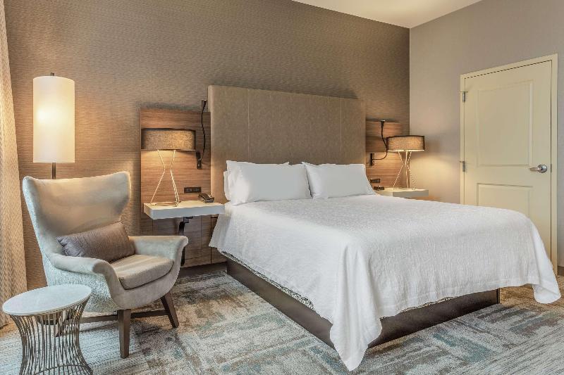 Deluxe Suite, Hilton Garden Inn Indianapolis Downtown