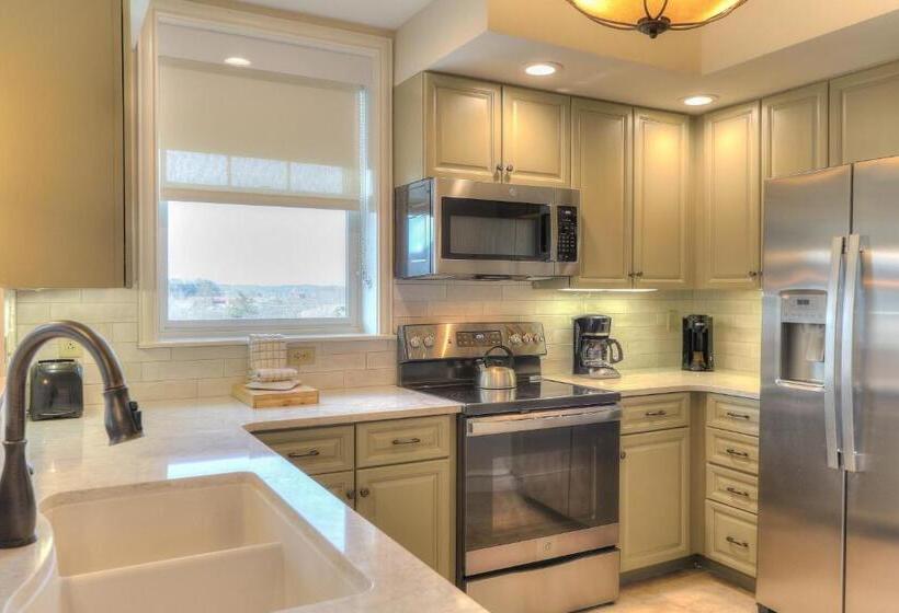 带两个卧室的顶楼公寓, Riverstone Condo Resort & Spa