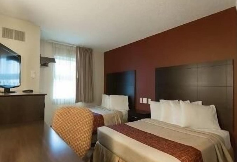 Номер Стандарт 2 Двуспальные Кровати, Travelodge By Wyndham Romulus Detroit Airport