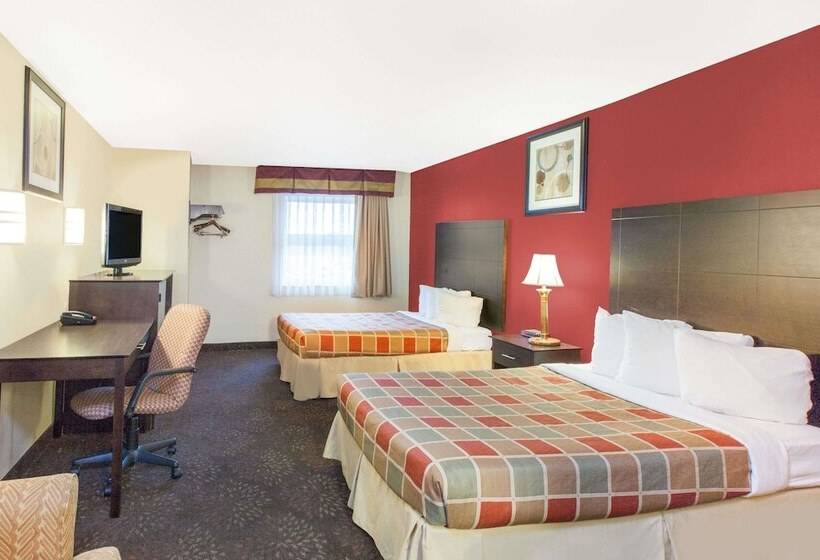 Номер Стандарт 2 Двуспальные Кровати, Travelodge By Wyndham Romulus Detroit Airport