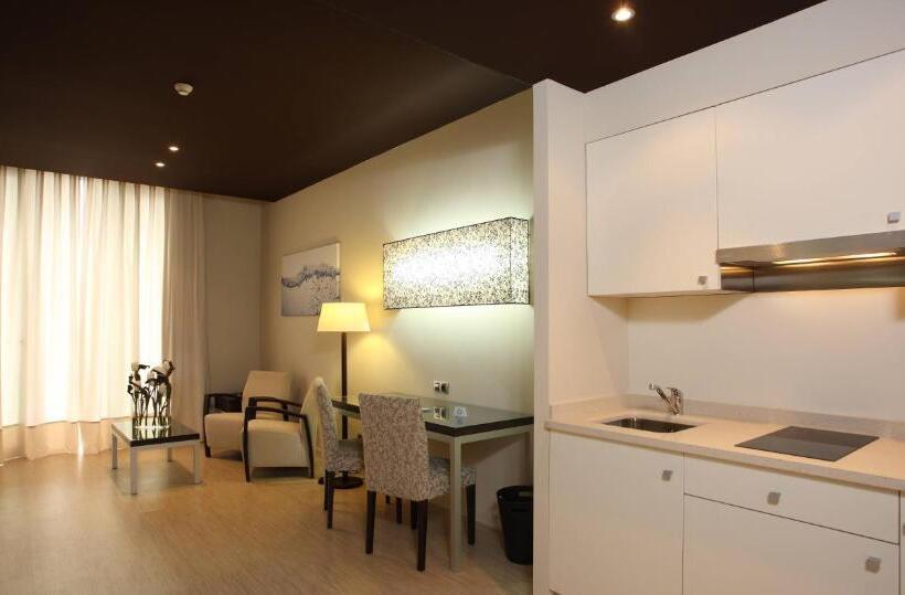 Полулюкс, Sercotel Boulevard Vitoriagasteiz