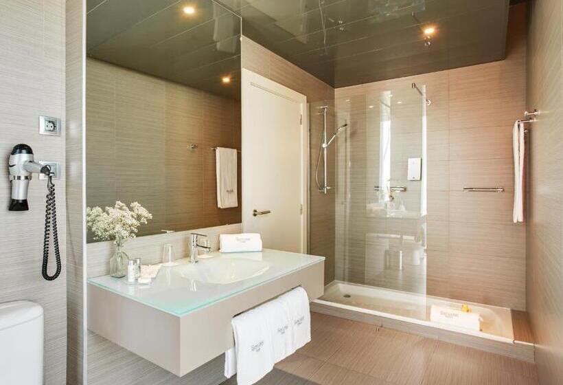 Полулюкс, Sercotel Boulevard Vitoriagasteiz