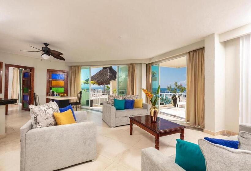 Master Suite, Blue Chairs Resort by The Sea - Adults Only