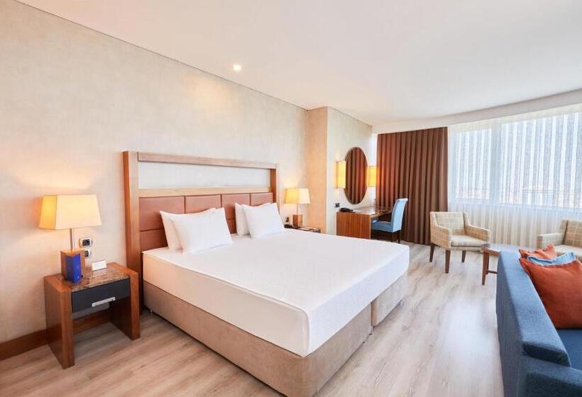 سوییت جونیور, Dedeman Konya Hotel Convention Center