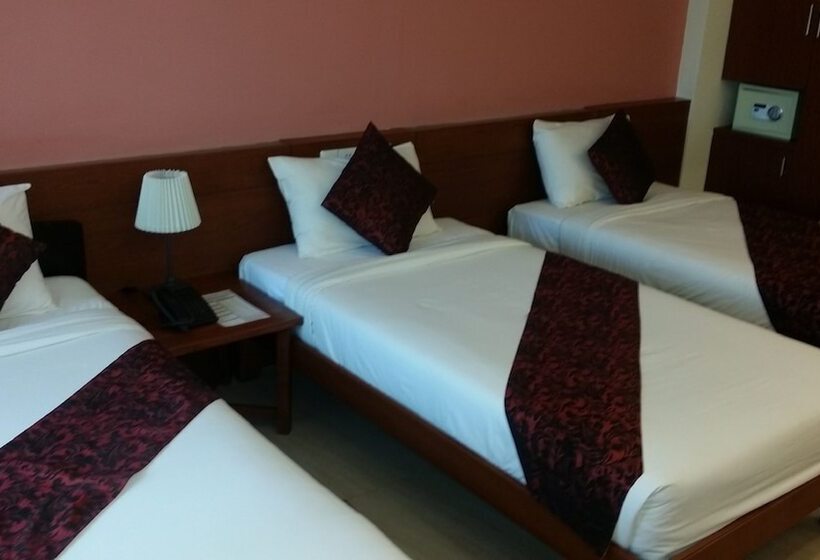 اتاق لوکس سه تخته, Paradise Hotel Nyaung Shwe