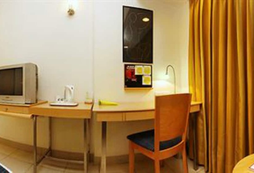 Номер Стандарт Индивидуальный, Lemon Tree Hotel, Udyog Vihar, Gurugram
