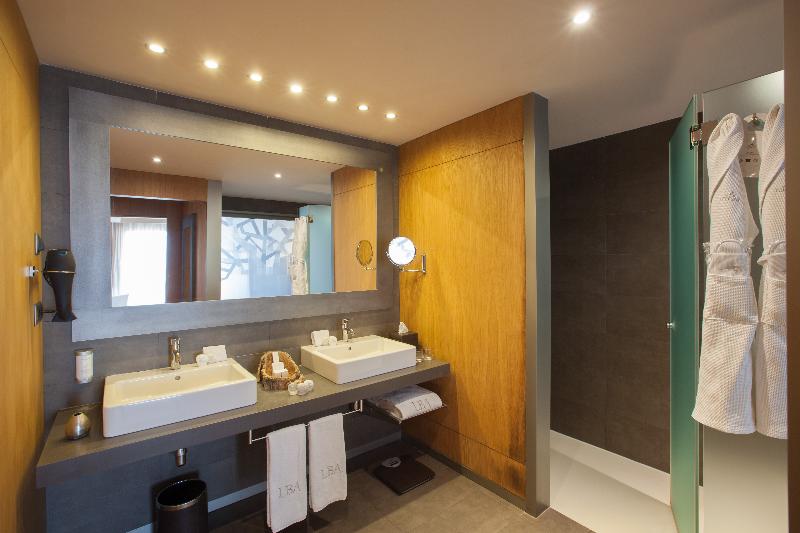 Полулюкс, Lopesan Baobab Resort