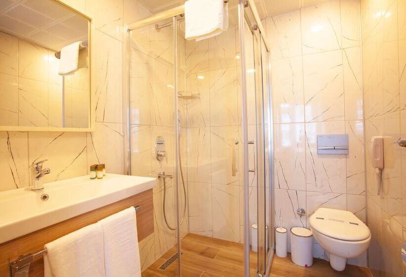 اتاق لوکس سه تخته, Old Town Point Hotel & Spa Antalya