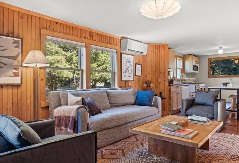 Номер Стандарт, Callicoon Hills