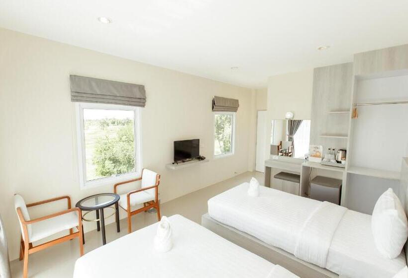 스탠다드 발코니 룸, Ioon Resort ไออุ่นรีสอร์ท