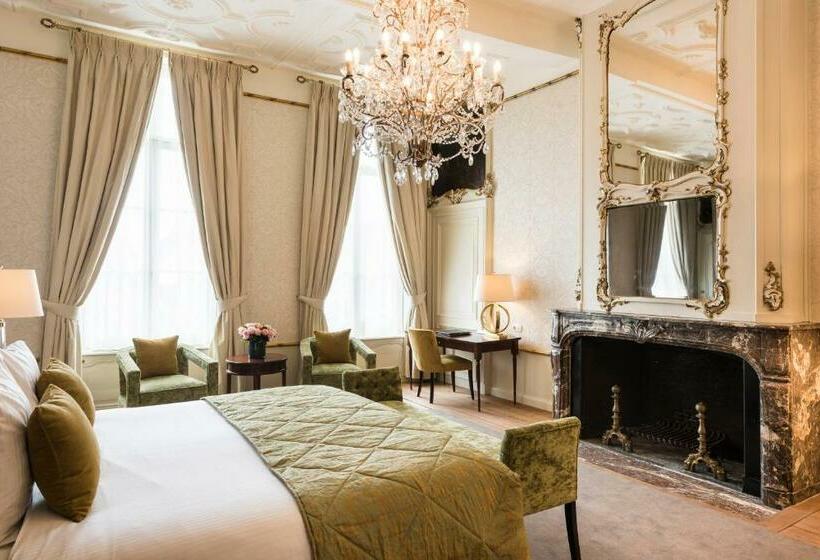Jakuzili Süit, Dukes  Palace Brugge   By Dukes  Hotel Collection